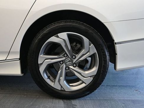 Used 2018 Honda Accord EX image 12