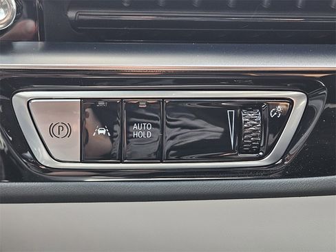 New 2025 Cadillac Lyriq Luxury image 24