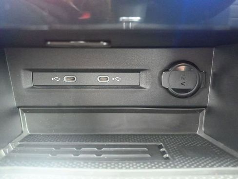 Used 2026 Volkswagen Taos SEL image 24