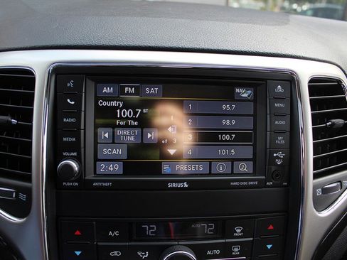 Used 2013 Jeep Grand Cherokee Laredo AWD/4WD image 9