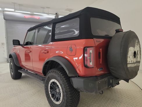 Used 2022 Ford Bronco Outer Banks w/ Sasquatch Package image 3