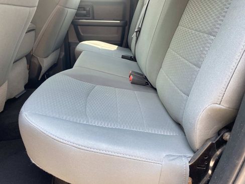 Used 2018 RAM 1500 Express AWD/4WD image 19