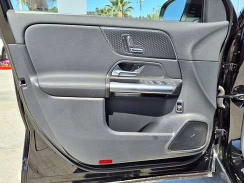 Used 2025 Mercedes-Benz GLA 250 image 12