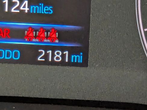 Used 2025 Toyota Corolla LE image 19