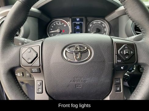 Used 2022 Toyota Tacoma TRD Sport AWD/4WD image 11
