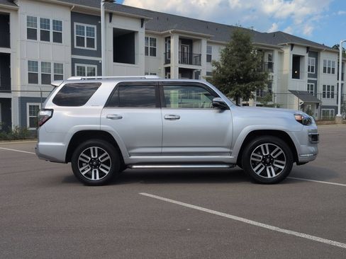 Used 2020 Toyota 4Runner Limited AWD/4WD image 3