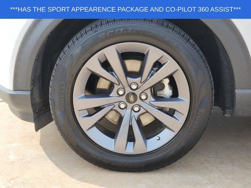 Used 2022 Ford Explorer XLT w/ Equipment Group 202A RWD image 11