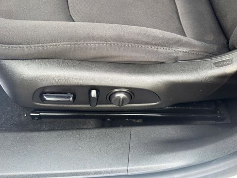 Used 2021 Chevrolet Malibu LT image 14