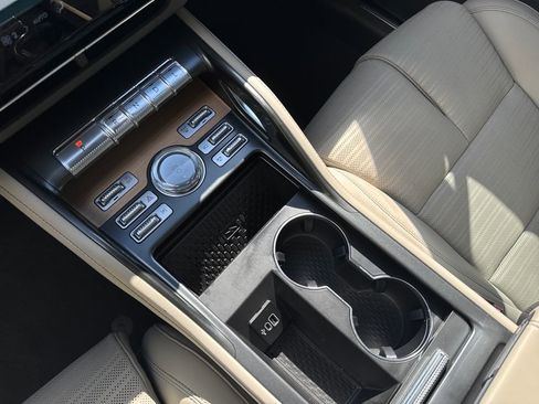 Used 2025 Lincoln Nautilus Reserve image 29