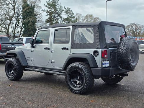 Used 2018 Jeep Wrangler Unlimited Sport w/ Connectivity Group image 29