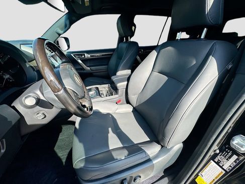 Used 2021 Lexus GX 460 Premium w/ Premium Package image 27