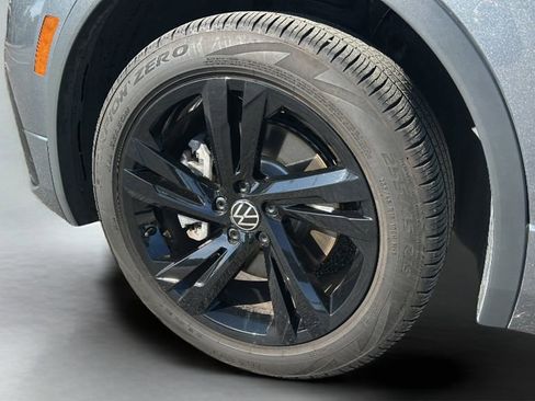 Used 2024 Volkswagen Tiguan SE R-Line image 10