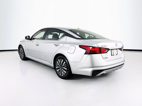 Used 2024 Nissan Altima 2.5 SV FWD image 7
