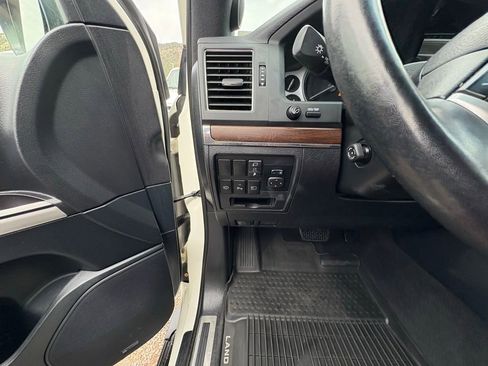 Used 2020 Toyota Land Cruiser AWD/4WD image 15