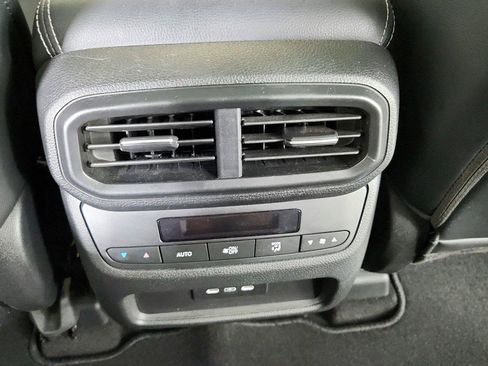 Used 2025 Honda Pilot Touring image 23