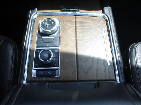 Used 2019 Ford Expedition Max Platinum AWD/4WD image 37