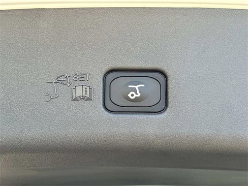 New 2026 Lincoln Nautilus Premier image 13