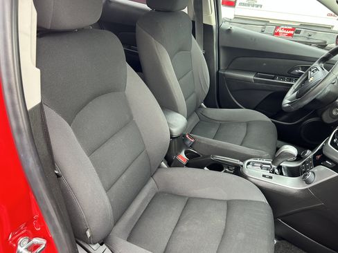Used 2016 Chevrolet Cruze LT FWD image 11