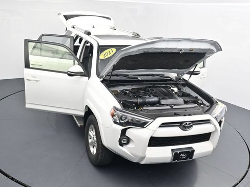Used 2024 Toyota 4Runner SR5 Premium w/ Moonroof Package AWD/4WD image 25