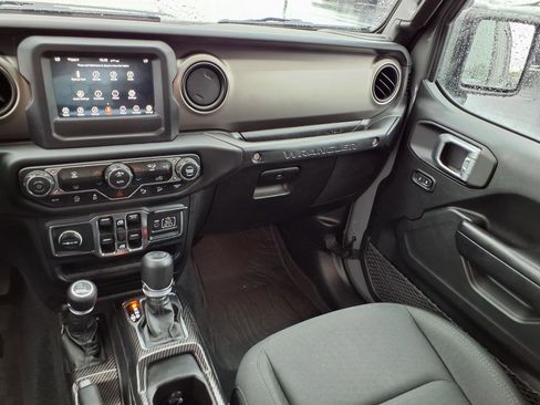 Used 2019 Jeep Wrangler Unlimited Sport S AWD/4WD image 6