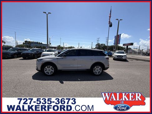 Used 2024 Lincoln Corsair FWD image 1