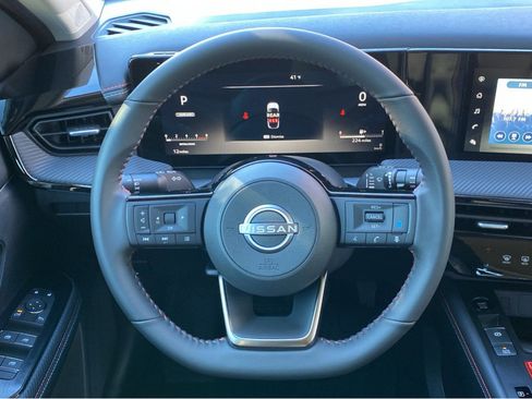 New 2026 Nissan Kicks SR w/ SR Premium Package FWD image 14