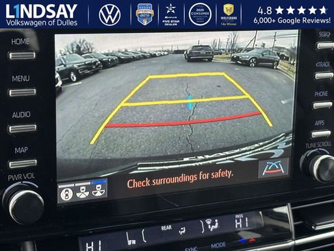 Used 2021 Toyota Sienna Platinum image 18