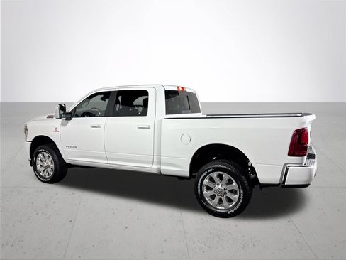 New 2026 RAM 2500 Laramie AWD/4WD image 8
