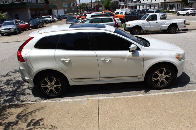 Used 2015 Volvo XC60 T6 Premier Plus AWD/4WD image 4