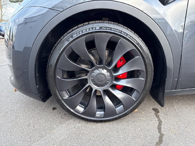 Used 2024 Tesla Model Y Performance AWD/4WD image 26