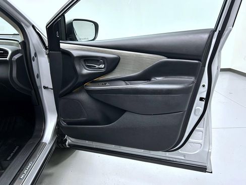 Used 2018 Nissan Murano Platinum w/ Cargo Package image 16