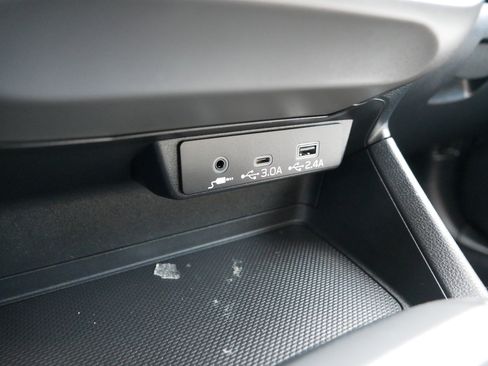 Used 2024 Subaru Crosstrek 2.0i Premium image 33