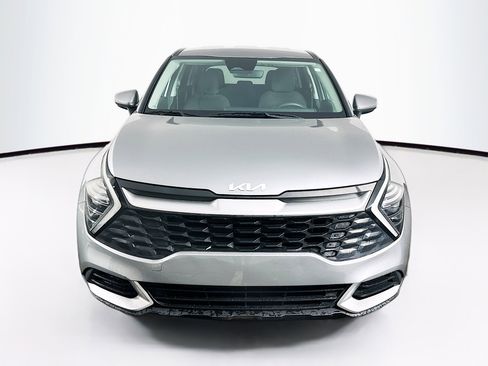 Used 2024 Kia Sportage LX image 2