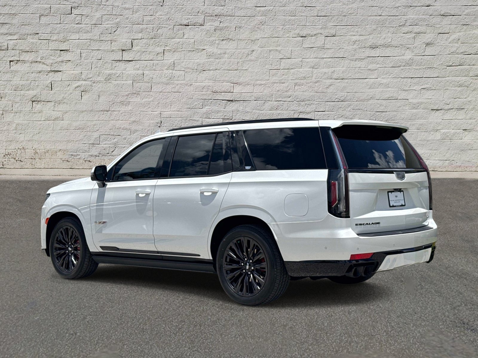 Used 2024 Cadillac Escalade V w/ LPO, ONYX Package AWD/4WD image 3