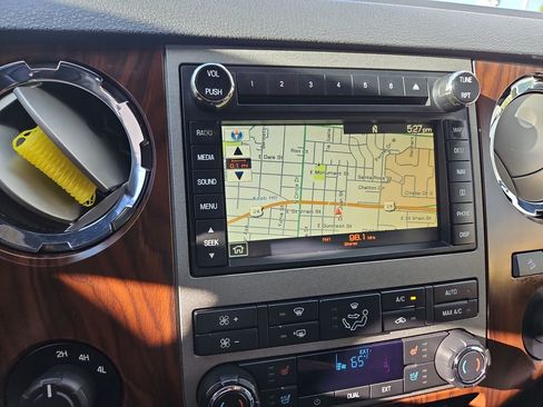 Used 2012 Ford F250 Lariat w/ Lariat Ultimate Pkg AWD/4WD image 19