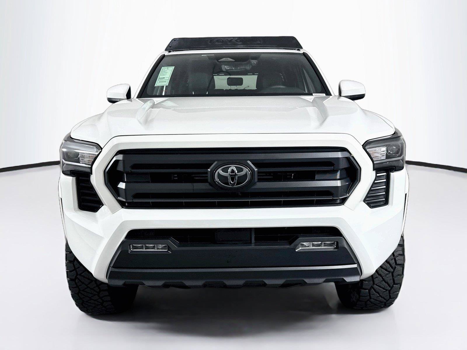 Certified 2025 Toyota Tacoma SR5 AWD/4WD image 9