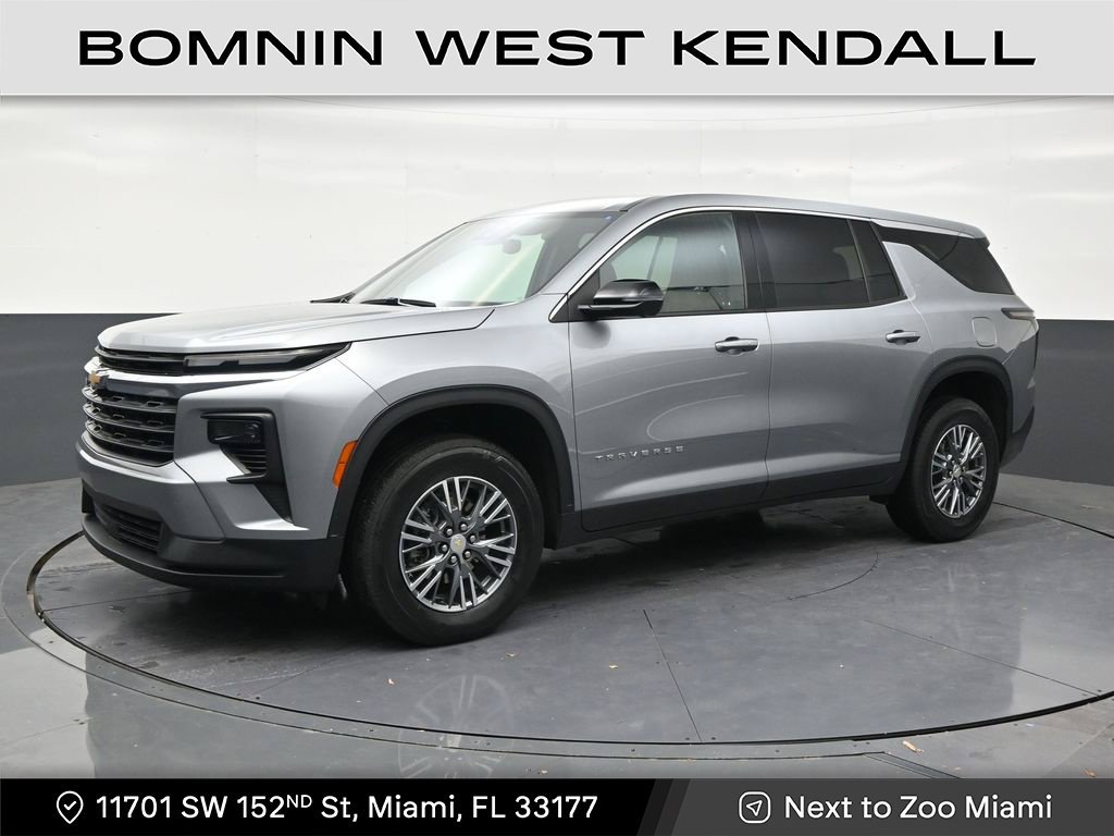 Used 2024 Chevrolet Traverse LS FWD image 1