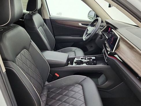 Used 2025 Volkswagen Atlas SEL Premium R-Line image 26