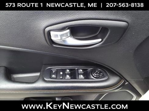 Used 2021 Jeep Compass Latitude image 11
