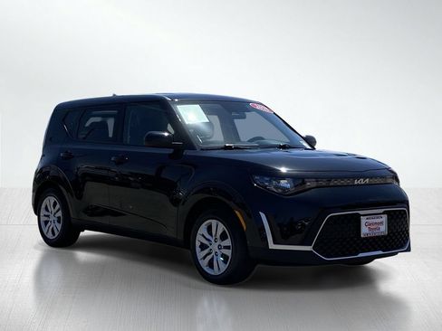 Used 2025 Kia Soul LX FWD image 12