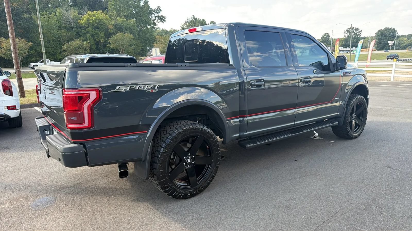 Used 2016 Ford F150 Lariat w/ Equipment Group 502A Luxury AWD/4WD image 5