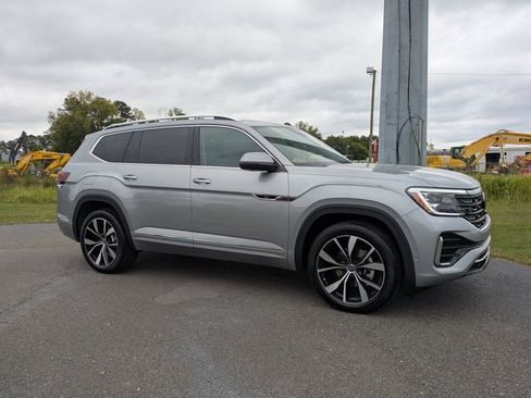 New 2026 Volkswagen Atlas SEL Premium R-Line image 2