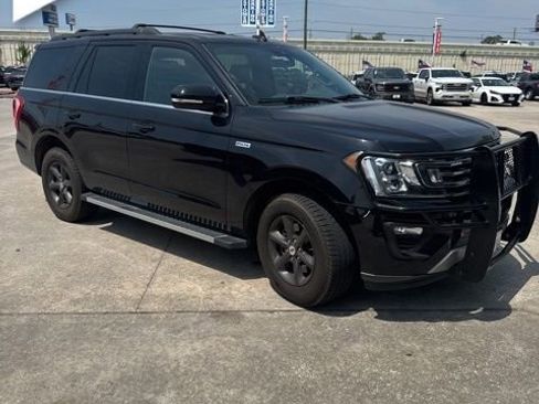 Used 2019 Ford Expedition XLT w/ Equipment Group 202A AWD/4WD image 6