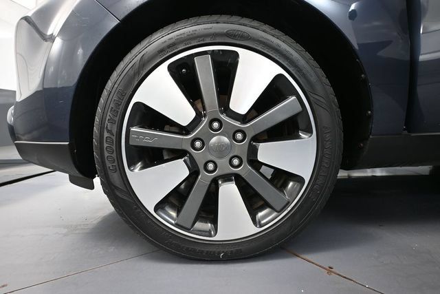 Used 2014 Kia Soul ! w/ Sun & Sound Package FWD image 12
