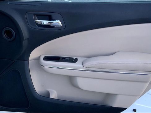 Used 2011 Dodge Charger SE image 21