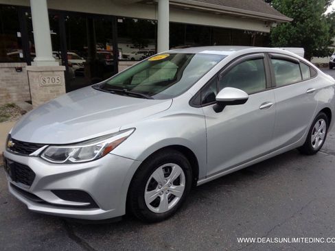 Used 2016 Chevrolet Cruze LS FWD image 1
