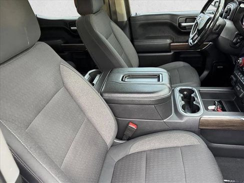 Used 2019 Chevrolet Silverado 1500 RST image 19