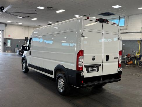 Used 2025 RAM ProMaster 2500 w/ Convenience Group FWD image 9