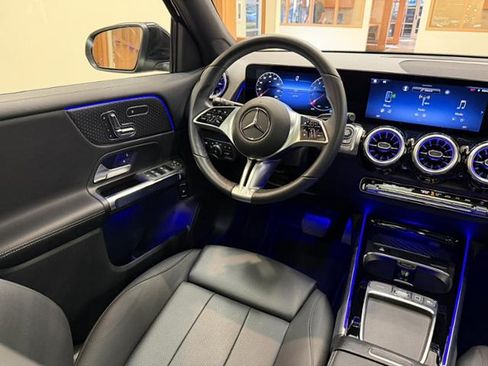 Used 2025 Mercedes-Benz GLB 250 image 9