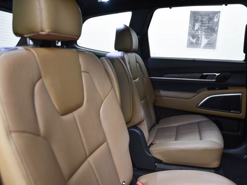 Used 2022 Kia Telluride SX w/ Towing Package image 12